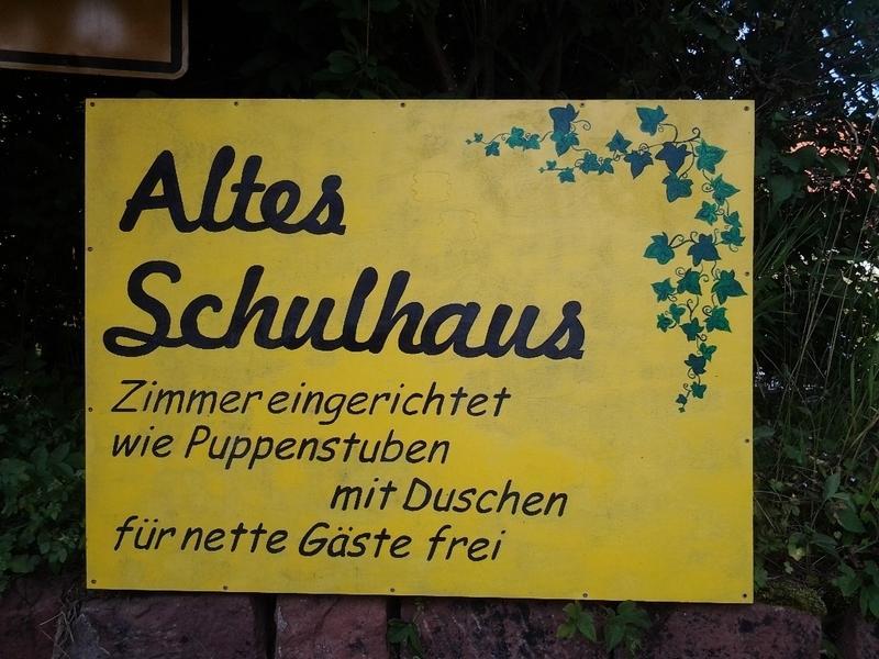 Gastehaus Zum Alten Schulhaus Hotel Miltenberg Quarto foto